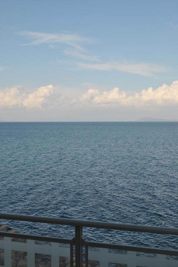 Chios Chandris Esterno foto